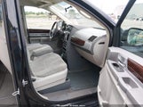 Chrysler Town & Country Touring 2A8HR54179R678846 fotografie