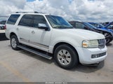 Lincoln Navigator 5LMFU275X8LJ10147 fotografie