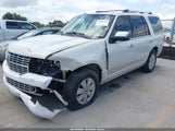 Lincoln Navigator 5LMFU275X8LJ10147 fotografie