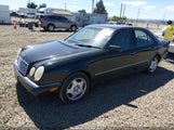Mercedes-Benz E 420 WDBJF72F4VA296962 fotografie