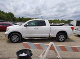Toyota Tundra Grade 4.6L V8 5TFUM5F19CX039250 photo