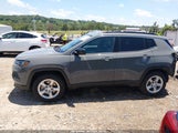 Jeep Compass Latitude 4X4 3C4NJDBN8RT606066 fotografie