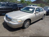 Lincoln Town Car Signature Limited 1LNHM82W17Y604851 снимка