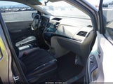 Toyota Sienna Se 5TDXK3DC4BS098755 photo