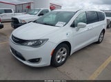 Chrysler Pacifica Hybrid Touring Plus 2C4RC1H74HR745552 снимка