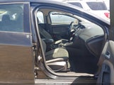 Ford Focus Se 1FADP3F29EL163121 photo