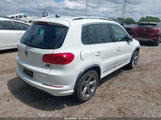 Volkswagen Tiguan 2.0T Sport WVGUV7AX0HW505774 снимка