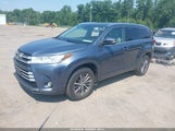 Toyota Highlander Xle 5TDJZRFH1JS817942 fotografie