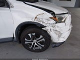 Toyota Rav4 Le 2T3BFREV0JW772995 снимка