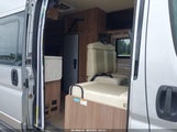 Winnebago 59G 3C6URVJG8HE523020 снимка