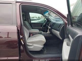 Toyota Sequoia Sr5 5.7L V8 5TDZY5G15GS061363 снимка