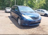 Toyota Sienna Le V6 5TDKK3DC7BS123870 fotografie