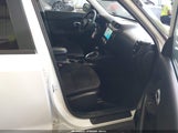 Kia Soul KNDJN2A25J7605075 photo