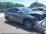 Toyota Highlander Xle 5TDKZRFH7JS533767 снимка