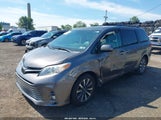 Toyota Sienna Xle 7 Passenger 5TDDZ3DC9JS193468 снимка