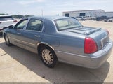 Lincoln Town Car Signature 1LNHM81W44Y644886 снимка
