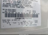 Lincoln Town Car Signature 1LNHM81W25Y627697 photo