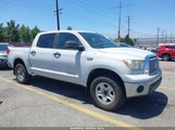 Toyota Tundra Grade 5.7L V8 5TFEY5F19BX102774 photo