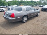 Lincoln Town Car Executive 1LNHM81W03Y610510 fotografie