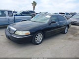 Lincoln Town Car Signature Limited 2LNBL8CV9BX751717 снимка