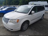Chrysler Town & Country Touring 2A4RR5DX8AR267986 снимка