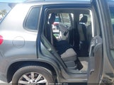 Volkswagen Tiguan Limited 2.0T WVGAV7AXXJK001653 photo