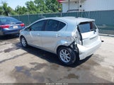 Toyota Prius C Four JTDKDTB37C1510964 fotografie