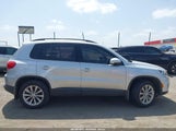 Volkswagen Tiguan Limited 2.0T WVGAV7AX4JK001860 снимка