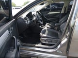 Volkswagen Passat 2.5L Se 1VWBP7A36DC018106 снимка
