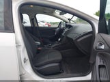 Ford Focus Se 1FADP3K21FL213629 photo