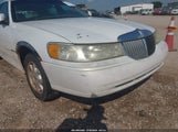 Lincoln Town Car Signature 1LNHM82W22Y650178 photo