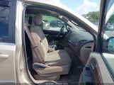 Chrysler Town & Country Touring 2A4RR5DG5BR747159 снимка