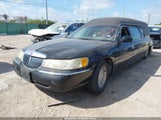 Lincoln Town Car Executive 1LJFM81W6YY808685 снимка