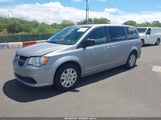 Dodge Grand Caravan Se 2C4RDGBG0JR312888 fotografie