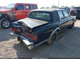 Chrysler New Yorker 2C3BF66K0CR230171 fotografie