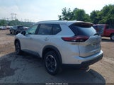 Nissan Rogue Sv Fwd 5N1BT3BA5RC670965 fotografie