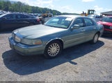 Lincoln Town Car Signature 1LNHM81W84Y606805 fotografie