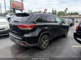 Toyota Highlander Le 5TDBZRFH1JS883847 fotografie