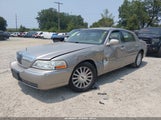 Lincoln Town Car Executive 1LNHM81W43Y690507 снимка