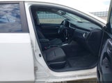 Toyota Corolla Le 5YFBURHE0KP857347 снимка