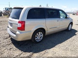 Chrysler Town & Country Limited Platinum 2C4RC1GG4FR710492 fotografie