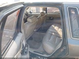 Lincoln Town Car Executive 1LNLM81W4NY638727 fotografie