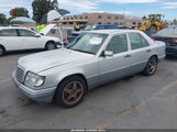 Mercedes-Benz E 320 WDBEA32E2RC116808 снимка