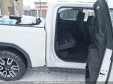 GMC Sierra  At4 Crew Cab 1GTUUEEL7SZ334644 photo