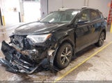 Toyota Rav4 Le 2T3BFREV7JW752159 fotografie