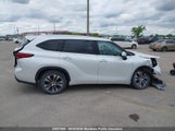 Toyota Highlander Xle V6 5TDGZRBHXNS222741 fotografie