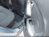 Hyundai Tucson Gl KM8JTCAC6AU063017 снимка