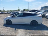 Toyota Prius JTDKARFU6H3032806 снимка