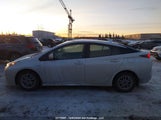 Toyota Prius JTDKARFU8J3066588 снимка