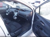 Toyota Prius JTDKARFU8J3066588 снимка